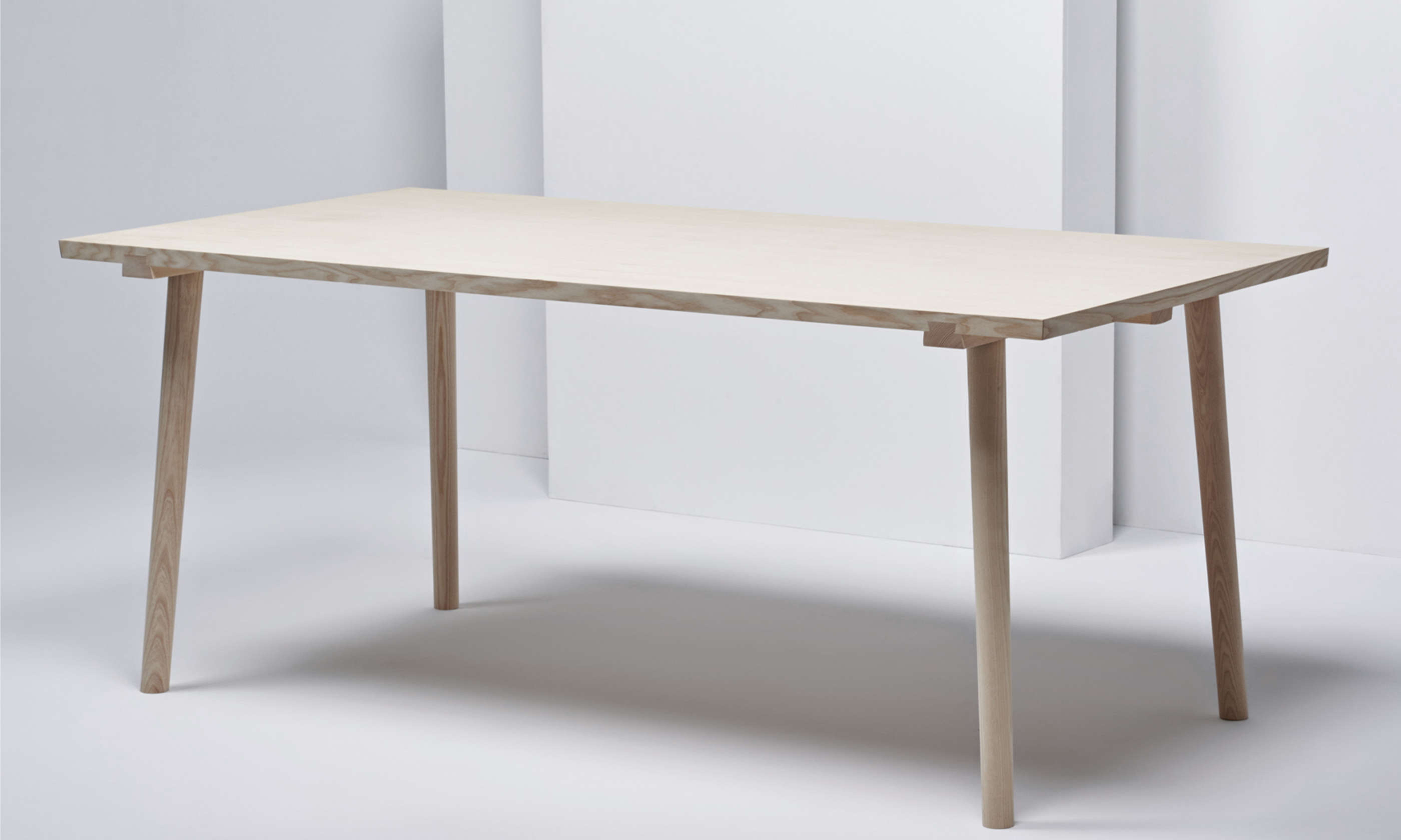 开云（中国） - 桌几|餐桌|办公家具|设计师家具|简易餐桌